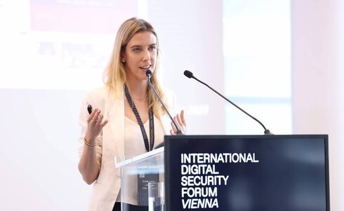 Dominika Hajdu_(c) Katharina Schiffl