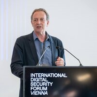 Misha Glenny_(c) Katharina Schiffl